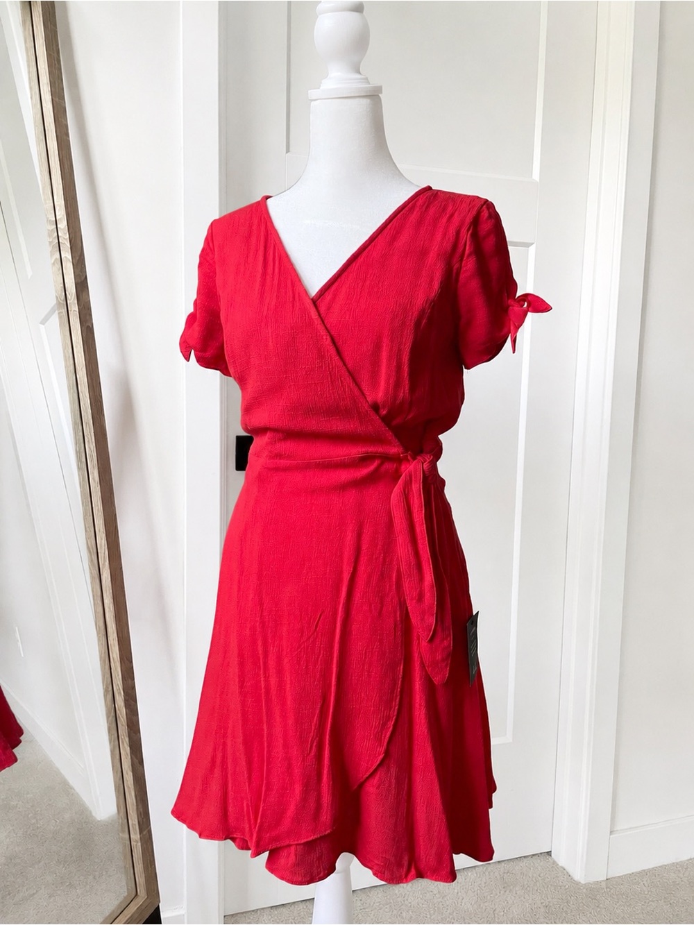 NWT Lulu's Red Tie-Waist Wrap Mini Dress